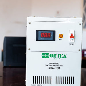 Régulateur de Tension ORTEALYRA 10K Stabilisateur monophas? (LYRA-10K)[LYRA-10K]